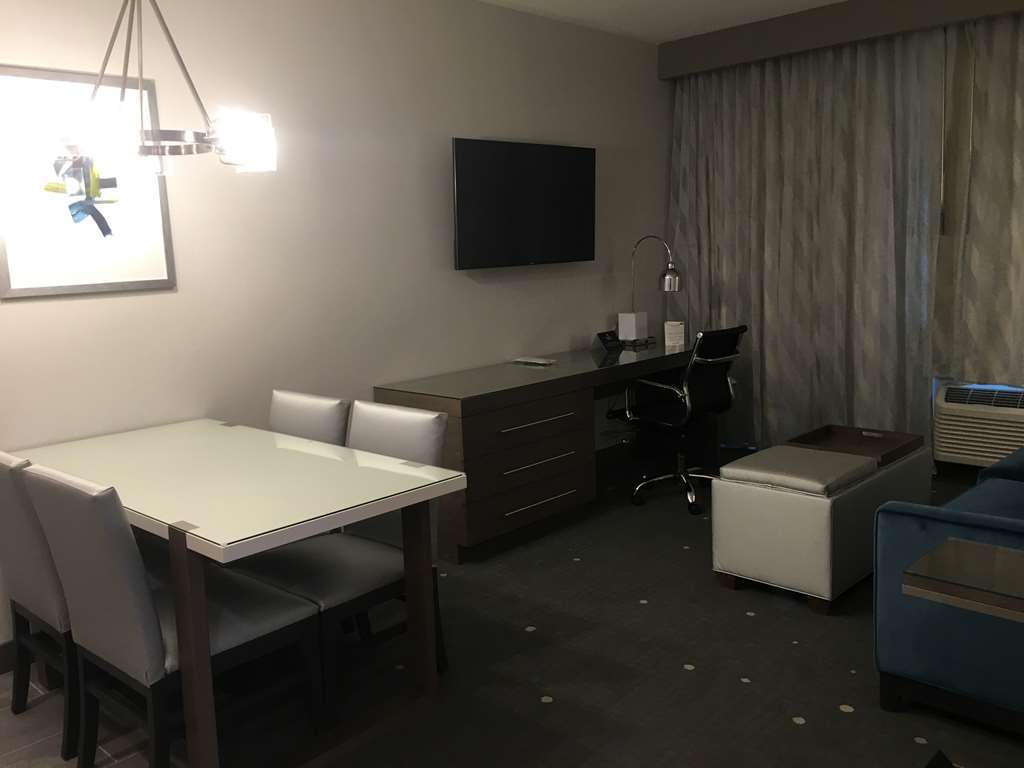 Best Western Premier Hotel At Fisher'S Landing Vancouver Pokój zdjęcie