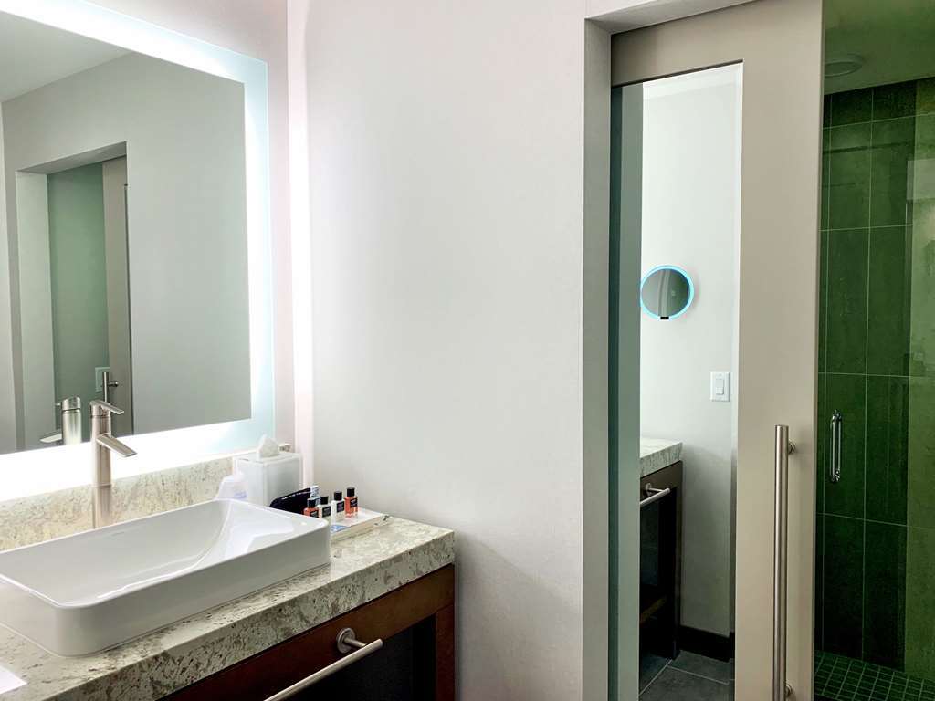 Best Western Premier Hotel At Fisher'S Landing Vancouver Pokój zdjęcie
